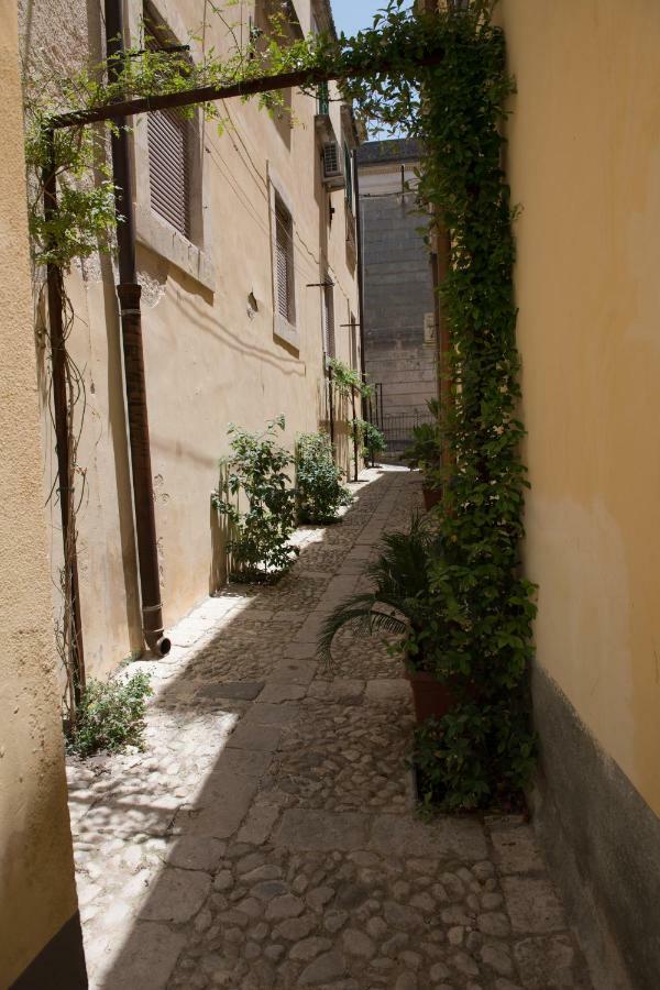 Qui Ed Ora,Guest House. Noto Kültér fotó