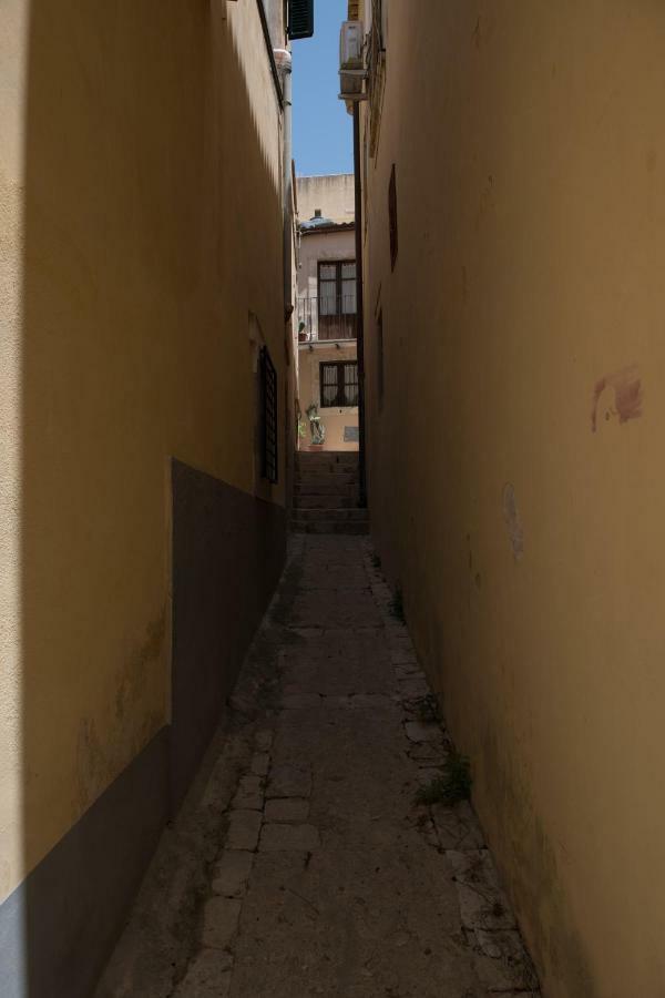 Qui Ed Ora,Guest House. Noto Kültér fotó